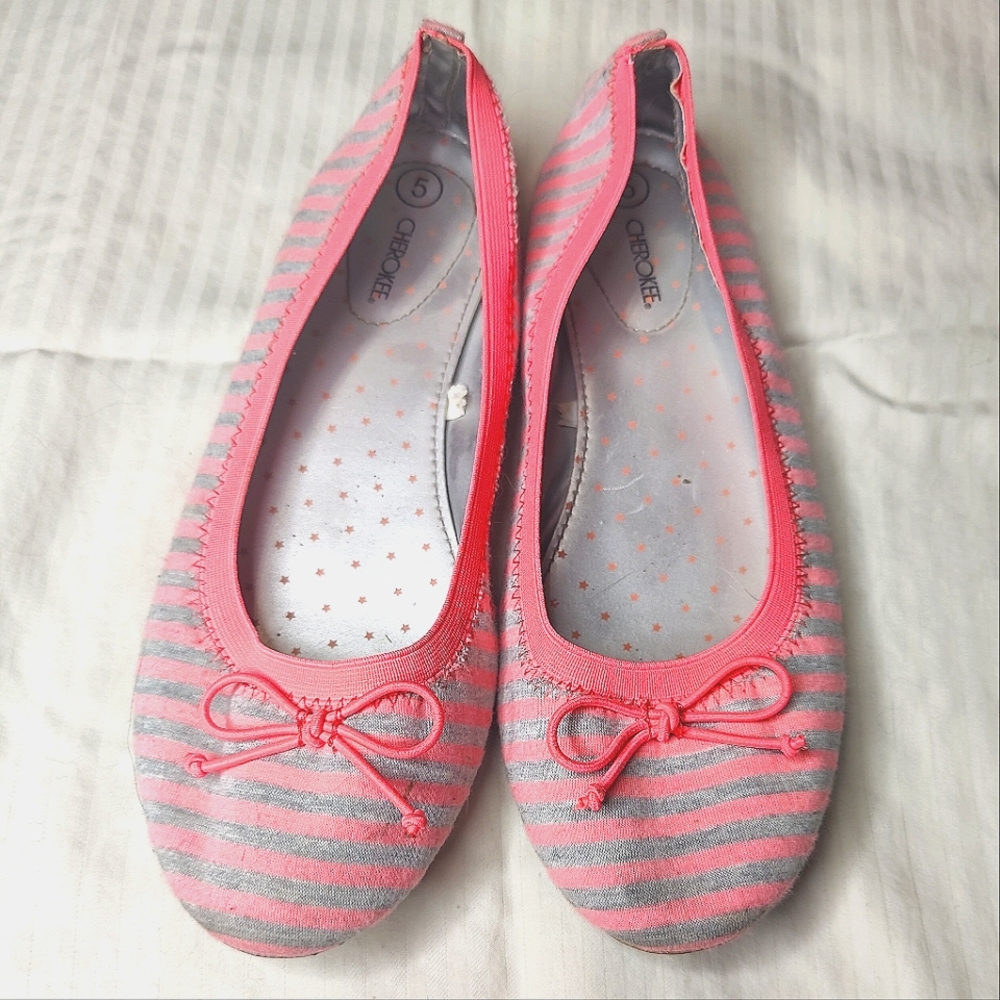 Cherokee Striped Slide Ons Size 5
